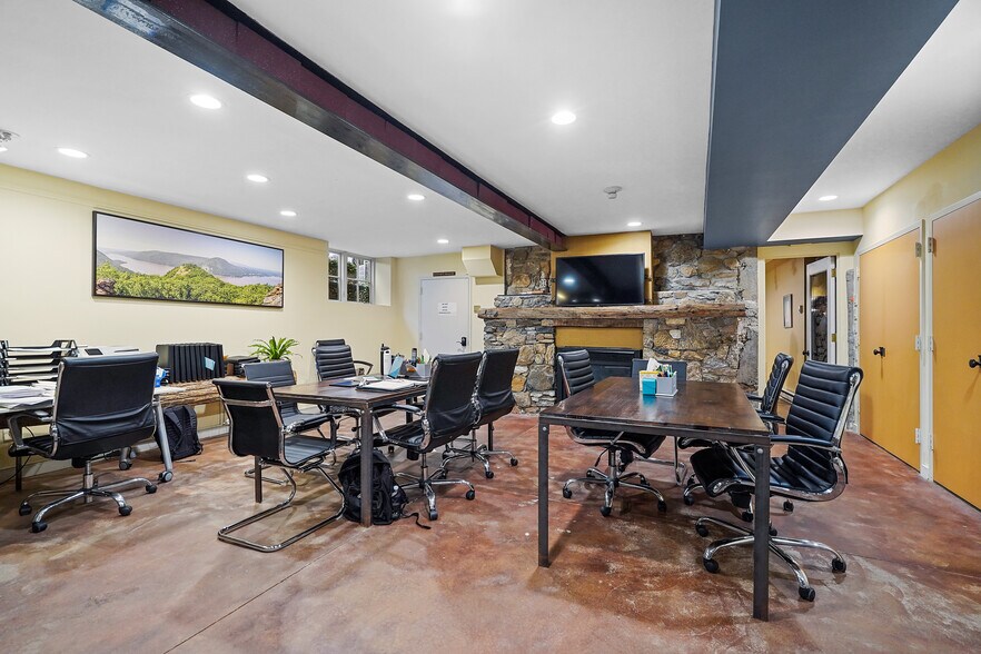 More Photos Of 413-415 Bedford Rd, Pleasantville Office For Lease