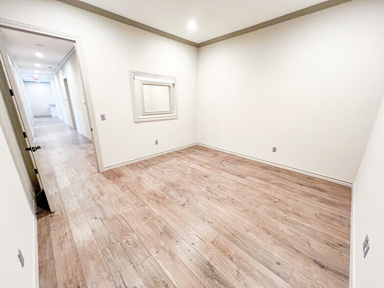 More Photos Of 5125 Sunmore Cir, Midland Office For Lease