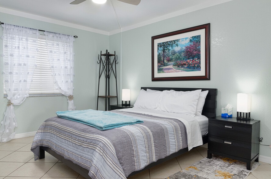 More Photos Of 125 110th Ave, Treasure Island Apartments For Sale