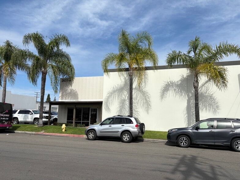 More Photos Of 2851 E White Star Ave, Anaheim Warehouse For Lease