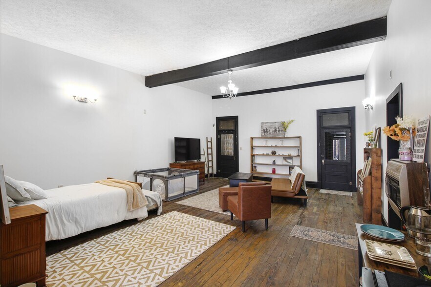 More Photos Of 111 Water St, Horse Cave Storefront For Sale