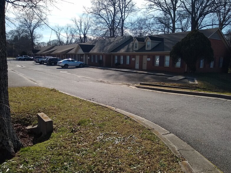 More Photos Of 118 North Ave, Jonesboro Office For Lease