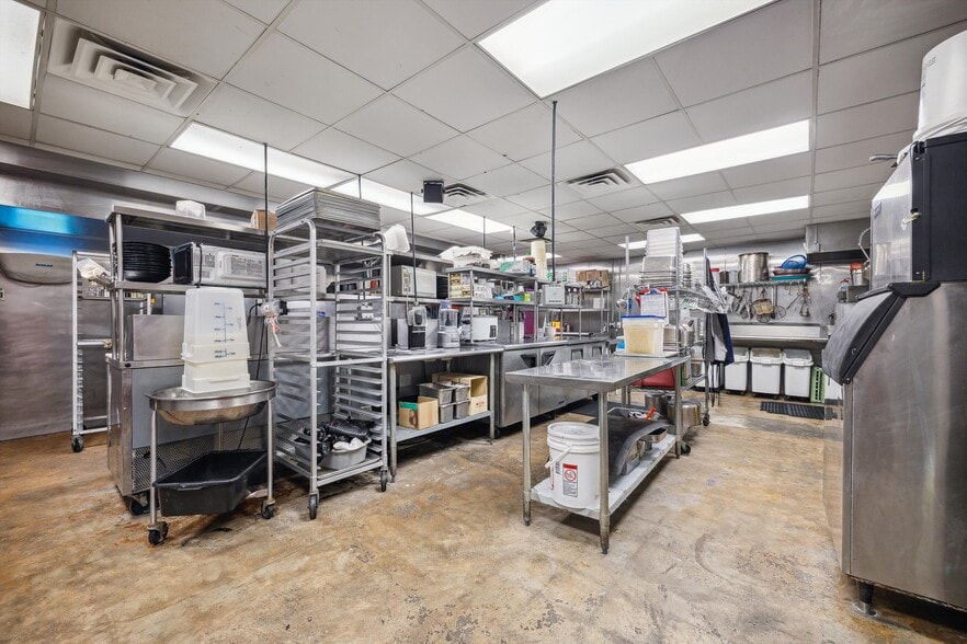 More Photos Of 602 E 20th St, Houston Restaurant For Lease