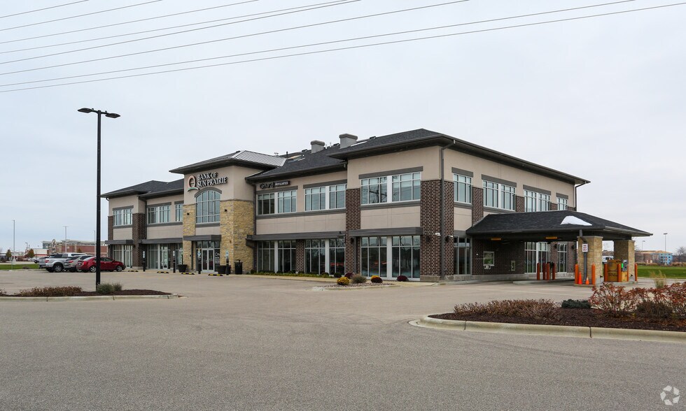 Primary Photo Of 695 S Grand Ave, Sun Prairie General Retail For Sale