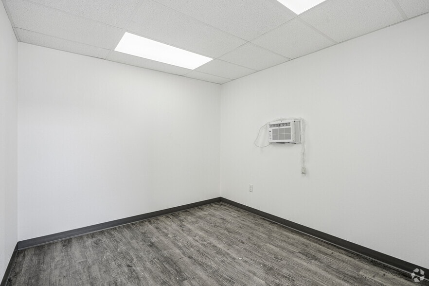 More Photos Of 10552 County Road 213, Forney Industrial For Lease