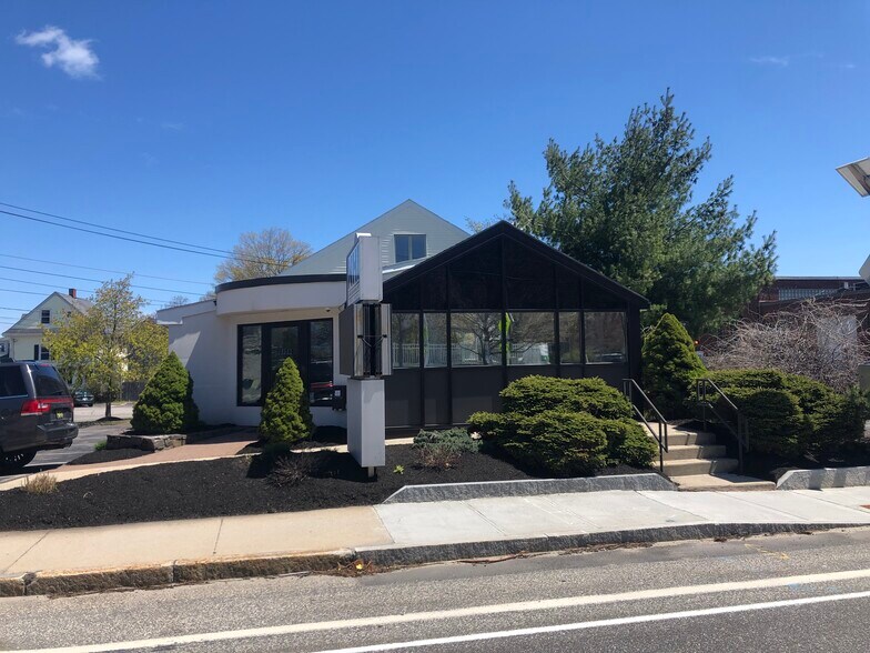 More Photos Of 1087 Forest Ave, Portland Office For Sale