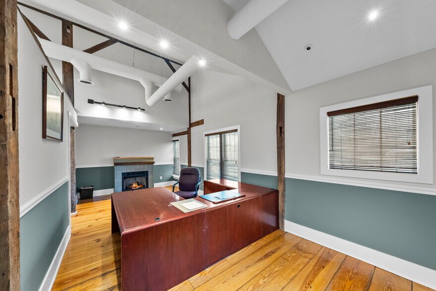 More Photos Of 3 Mapleton Rd, Princeton Office For Sale