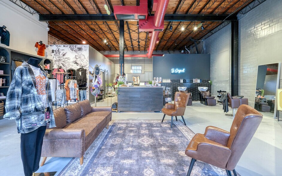 More Photos Of 2302 Main St, Waller Office For Sale