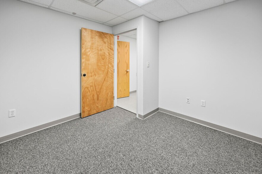 More Photos Of 314 Chris Gaupp Dr, Galloway Medical For Lease