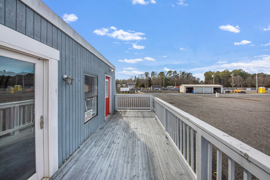 Primary Photo Of 2035 James Monroe hwy, Colonial Beach Racetrack For Sale