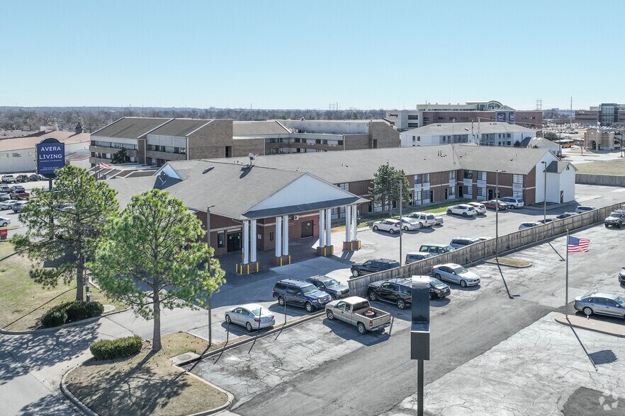 More Photos Of 3211 S 79th East Ave, Tulsa Apartments For Sale