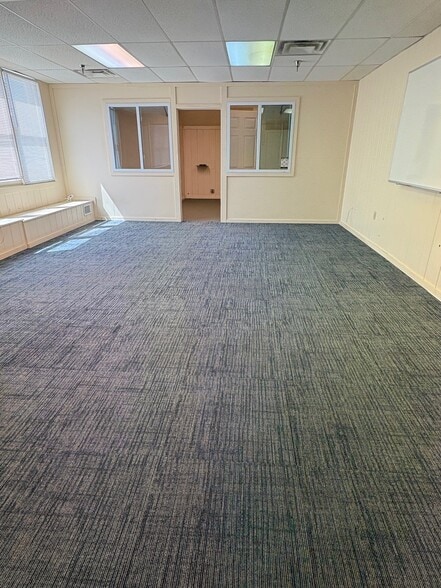 More Photos Of 1 Muller Ave, Norwalk Manufacturing For Lease