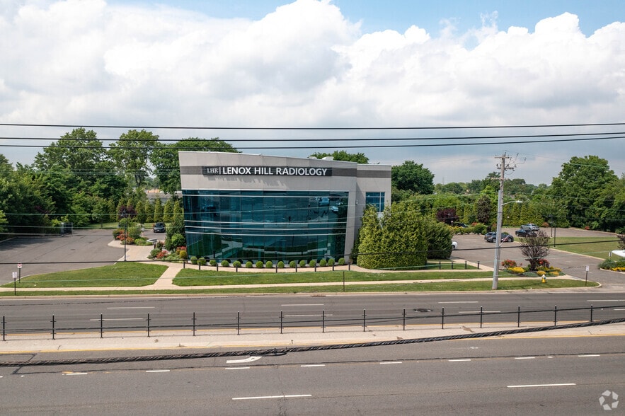 More Photos Of 3235 Hempstead Tpke, Levittown Medical For Sale