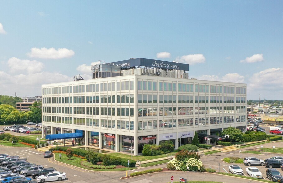 More Photos Of 600 Old Country Rd, Garden City Office For Lease