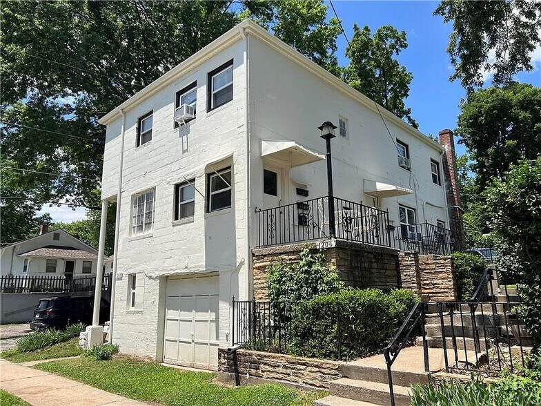 More Photos Of 1208 W White Oak St, Independence Apartments For Sale