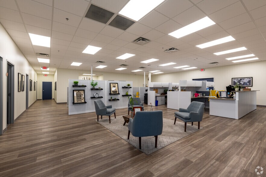 More Photos Of 1617 Scottsdale Dr, Cedar Park Warehouse For Lease