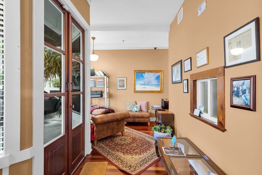 More Photos Of 812 Fleming St, Key West Storefront For Sale