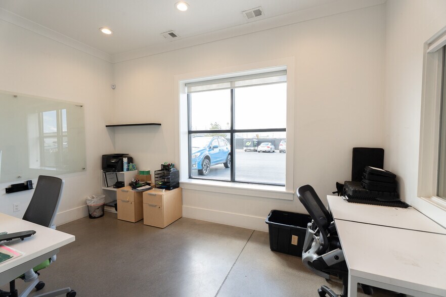 More Photos Of 1396 W 200 S, Lindon Warehouse For Sale