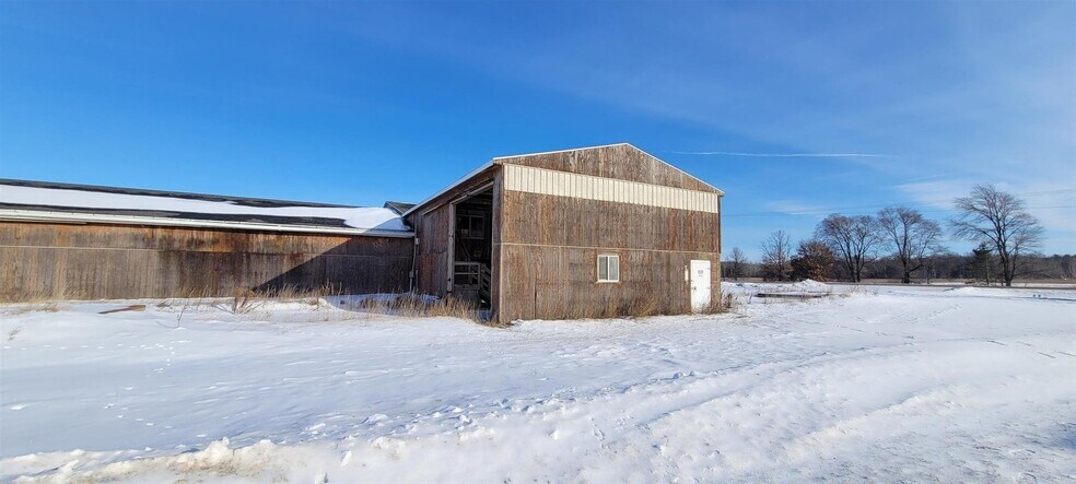 More Photos Of 9072 County Road BB, Plainfield Warehouse For Sale