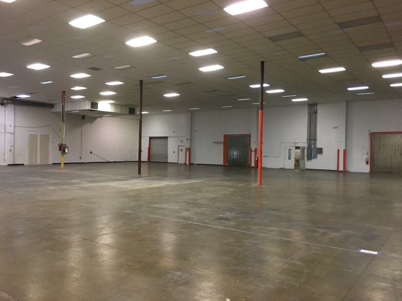 More Photos Of 3010 22nd Ave S, Saint Petersburg Warehouse For Sale