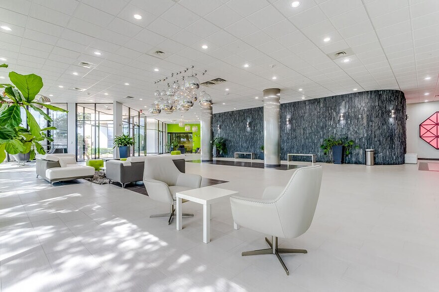 More Photos Of 2350 Valley View Ln, Dallas Loft Creative Space For Lease