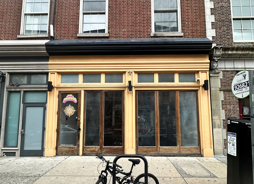 Primary Photo Of 11 S 3rd St, Philadelphia Storefront For Lease