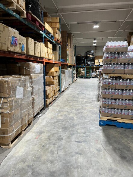 More Photos Of 310 Boul Crémazie O, Montréal Industrial For Sale