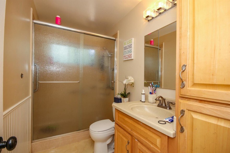 More Photos Of 1130 Circuit Dr, Roseville Apartments For Sale