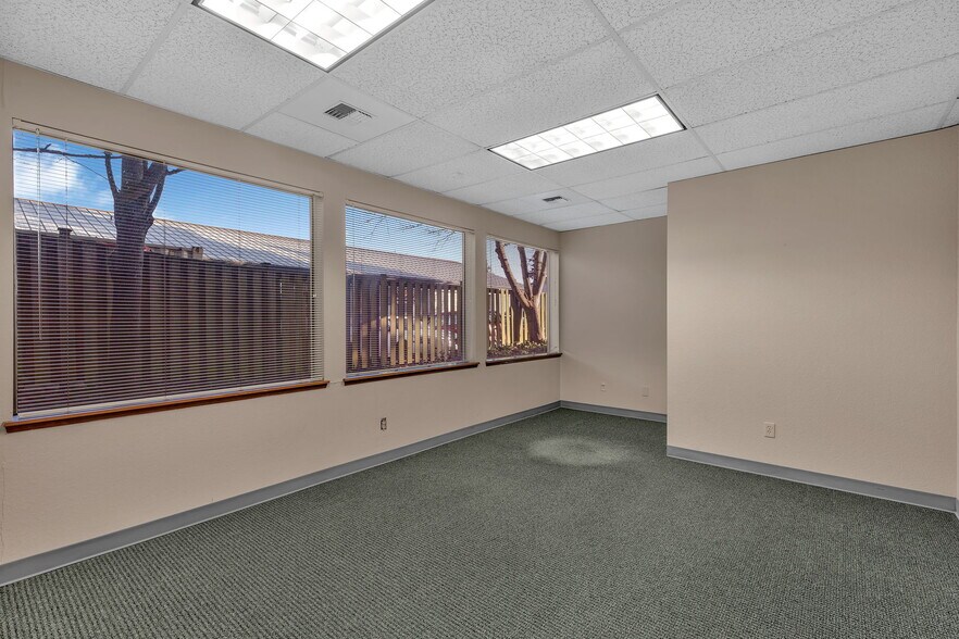 More Photos Of 34004 16th Ave S, Federal Way Office For Lease