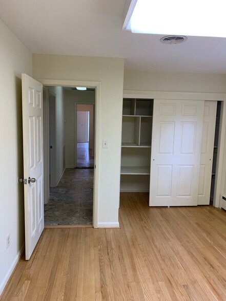 More Photos Of 5626 Southwestern Blvd, Arbutus Office For Lease