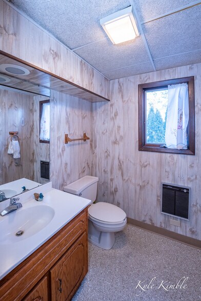 More Photos Of 104 W Houghton Lake Dr, Prudenville Hotel For Sale