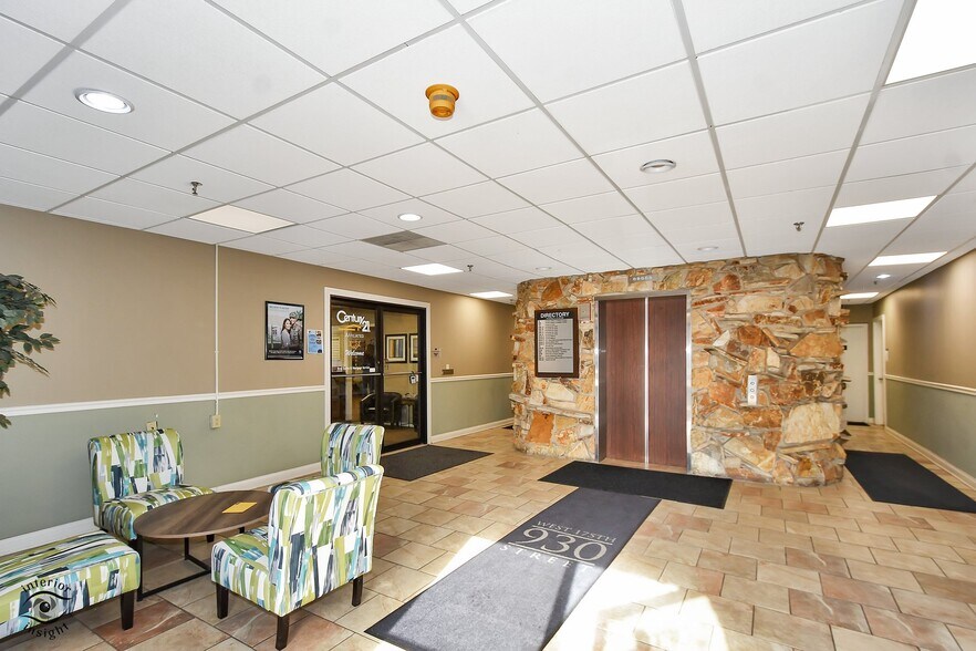 More Photos Of 930 175th St, Homewood Office For Sale