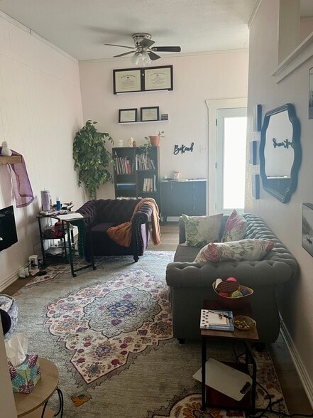 More Photos Of 1101 S Main St, Lindale Medical For Sale