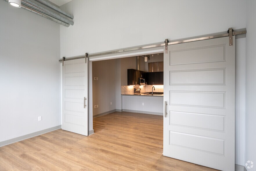 More Photos Of 670 Downey Green, Hampton Apartments For Sale