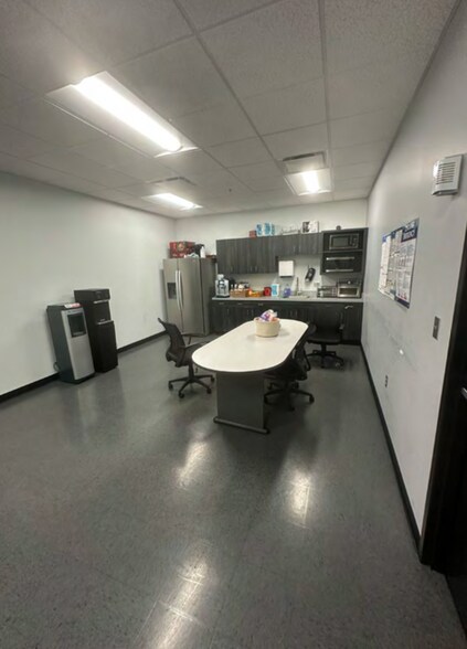 More Photos Of 8531 Trade Center Dr, West Chester Distribution For Lease