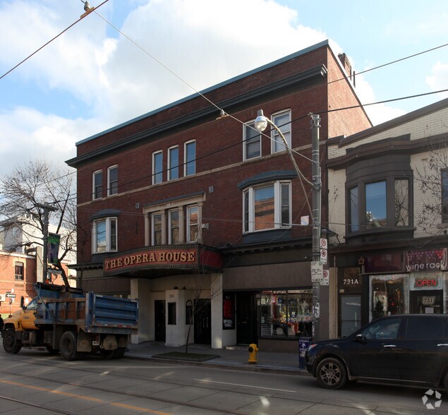 More Photos Of 735-739 Queen St W, Toronto Storefront Retail Office For Lease
