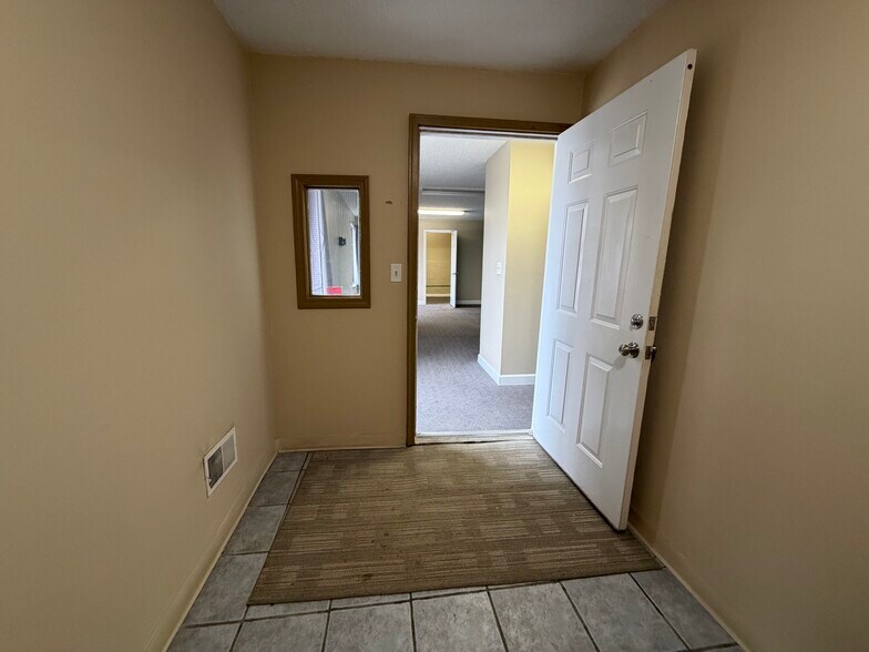 More Photos Of 4660 Freedom Dr, Ann Arbor Warehouse For Lease