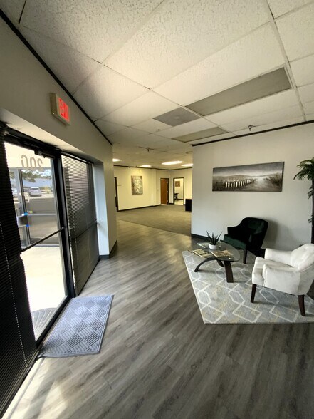 More Photos Of 8606 Wall St, Austin Distribution For Lease