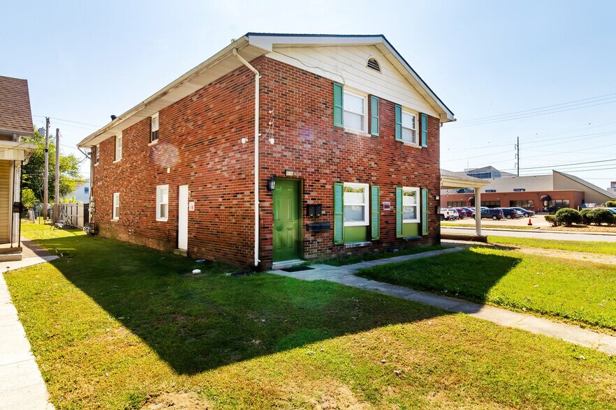 More Photos Of 903 Edgar St, Evansville Multifamily For Sale