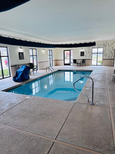 More Photos Of 4450 Rhea County Hwy, Dayton Hotel For Sale