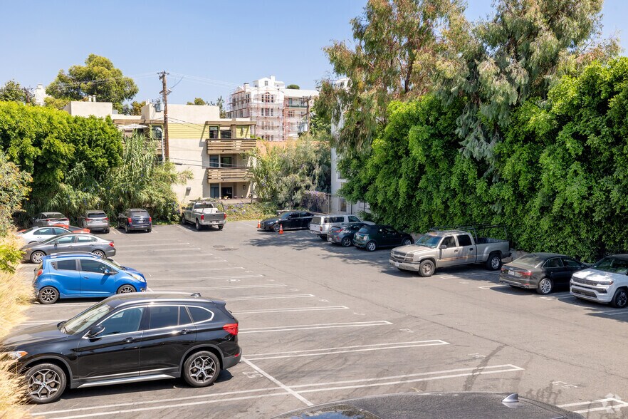 More Photos Of 8228 W Sunset Blvd, Los Angeles Office For Lease