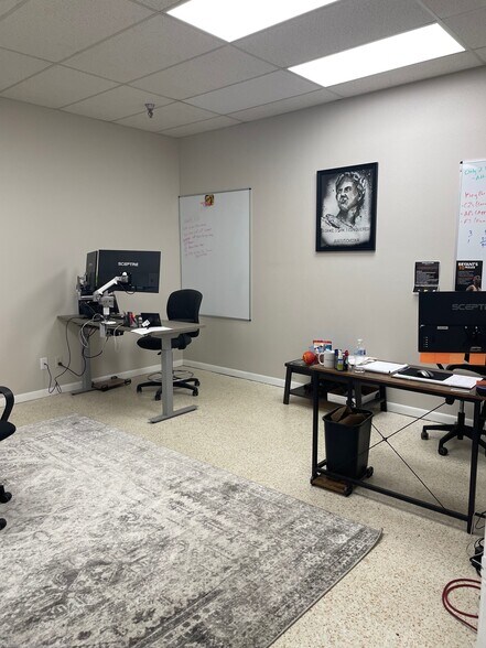 More Photos Of 6818-6824 S Manhattan Ave, Tampa Coworking Space