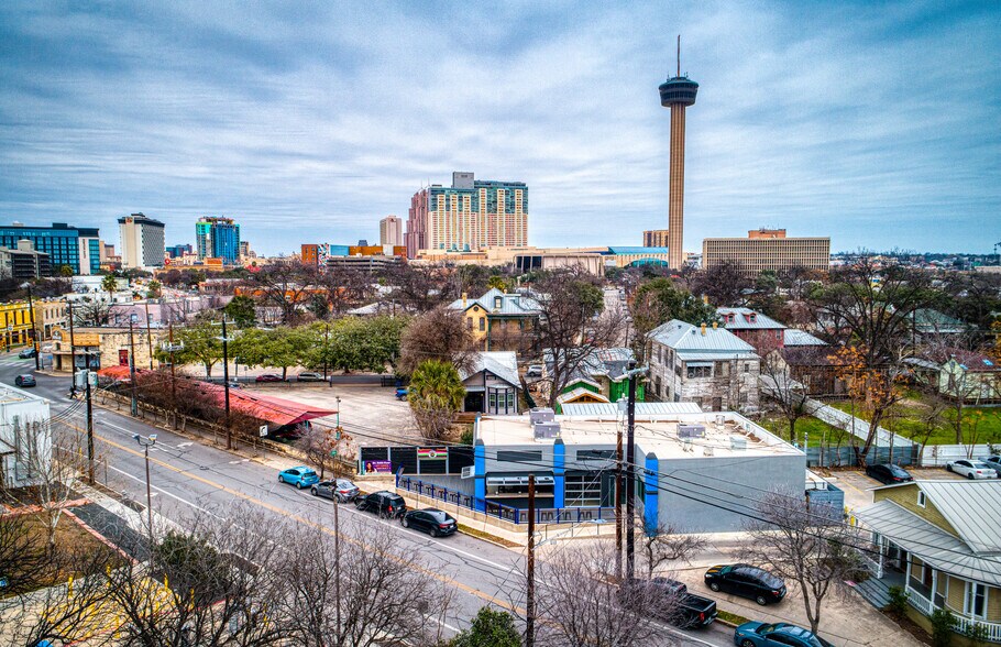 Primary Photo Of 620 S Presa St, San Antonio Restaurant For Lease