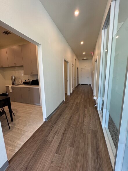More Photos Of 10103 Louetta Rd, Houston Medical For Sale
