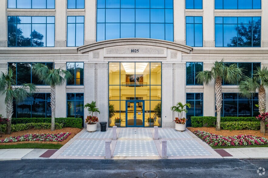 More Photos Of 1025 Greenwood Blvd, Lake Mary Unknown For Lease