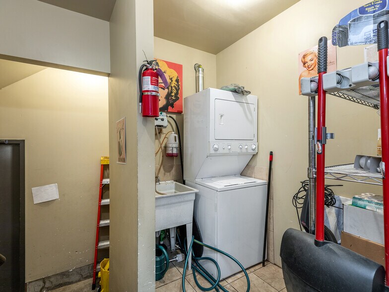 More Photos Of 388 Broad St, Bristol General Retail For Sale