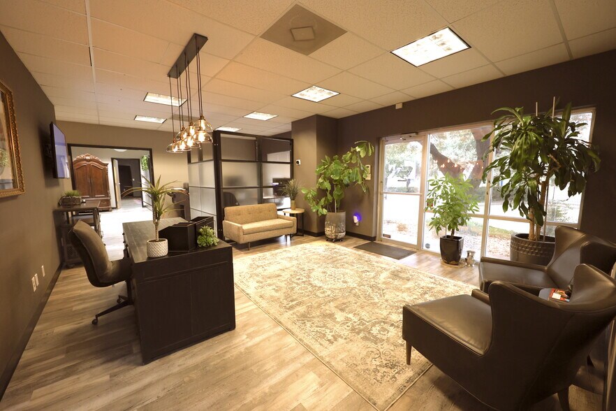 More Photos Of 9201 Metric Blvd, Austin Warehouse For Sale