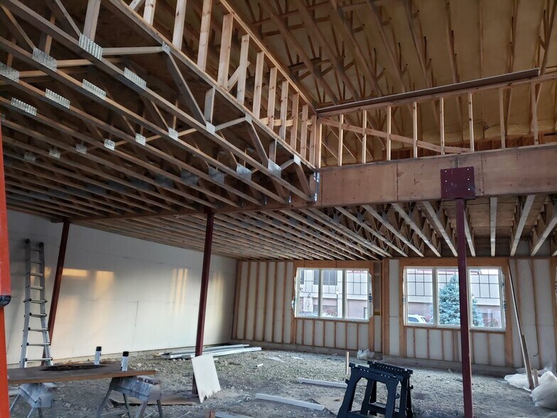 More Photos Of 120-180 W Main St, Danville Storefront Retail Office For Lease