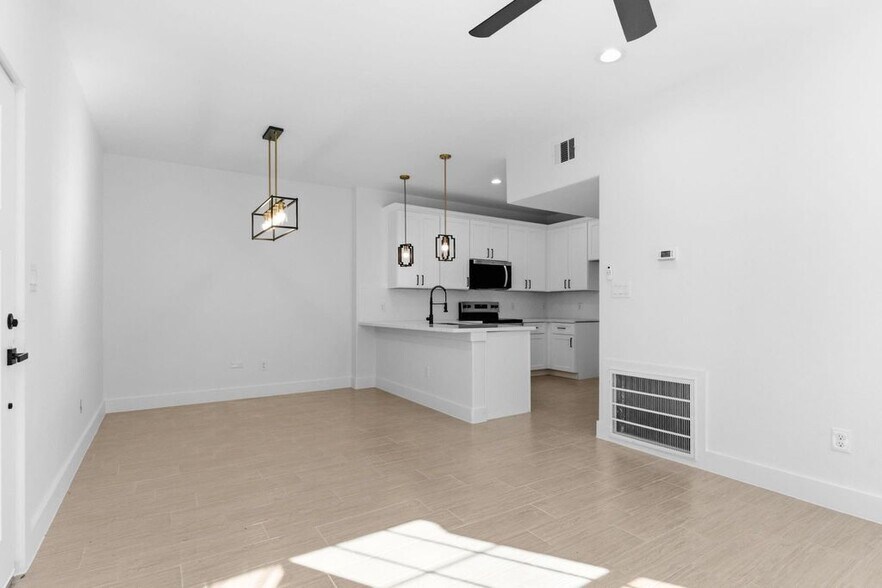 More Photos Of 428 Rhode Island st, Houston Apartments For Sale
