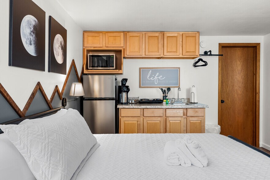 More Photos Of 3804 Wears Valley Rd, Sevierville Hotel For Sale